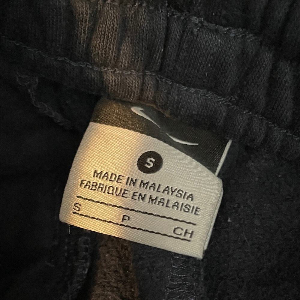 Nike Black Joggers with Cargo Pockets - Picture 2 of 5